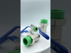 女性の真鍮の二重ユニオン ボール バルブのフル サイズの速い流れ